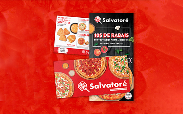 Dépliant postal de Pizza Salvatoré comprenant une série de coupons et d’offres promotionnelles